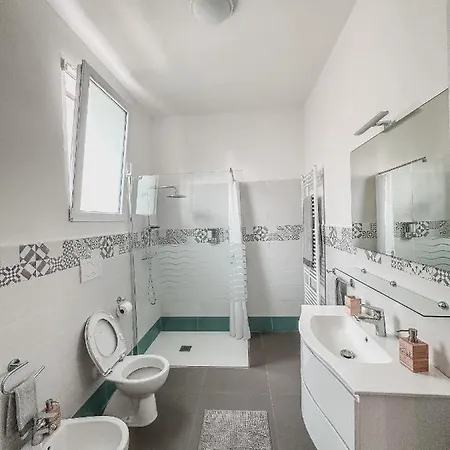 Lägenhet Casa Con Giardino, La Casa Di Sophie, *