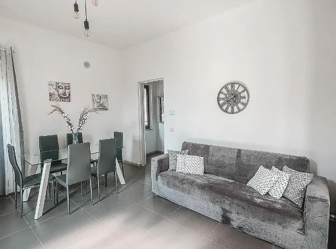 Casa Con Giardino, La Casa Di Sophie, * Arona